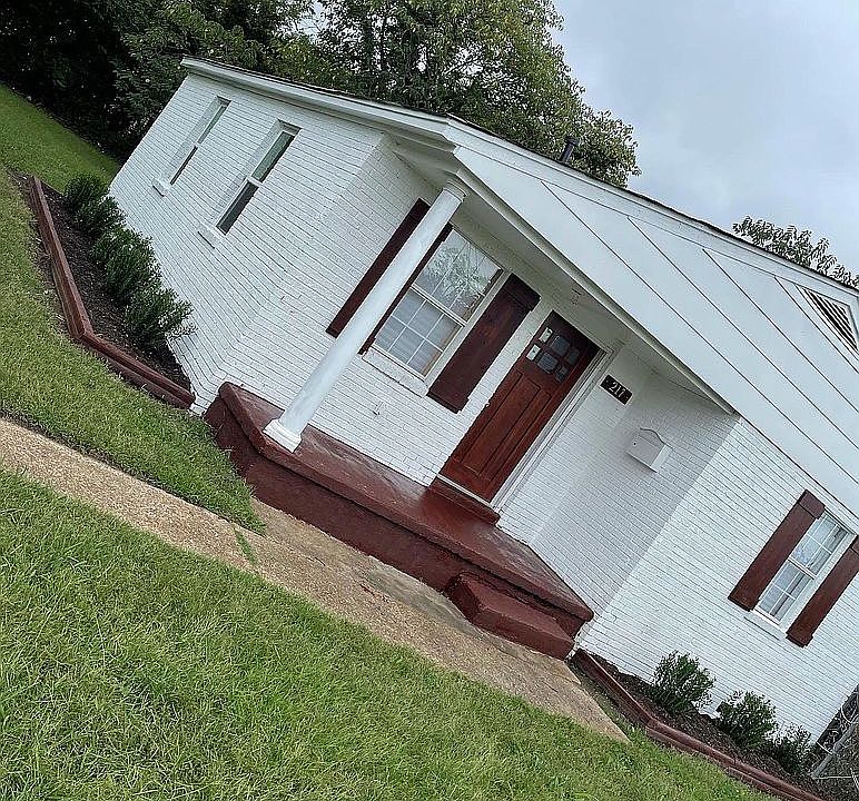 1st image of 217 W Utah Ave