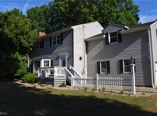 1463 Forest Dr, Barberton, OH 44203