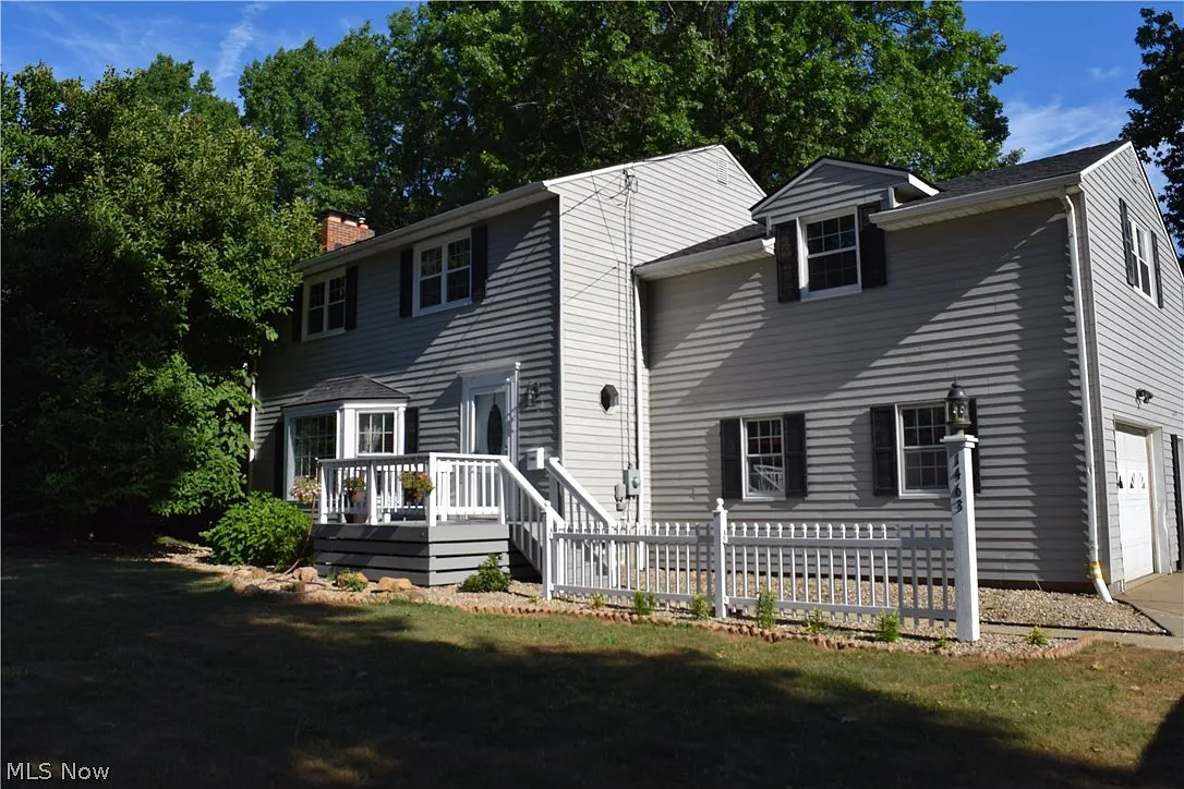 1463 Forest Dr photo 1