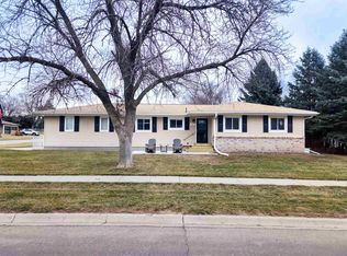 1606 Valli Hi Rd, Norfolk, NE 68701
