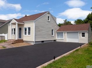 55 Alexander Ave, Farmingdale, NY 11735