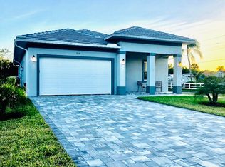 518 110th Ave N, Naples, FL 34108