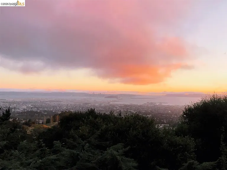 6100 Skyline Blvd — Photo 5