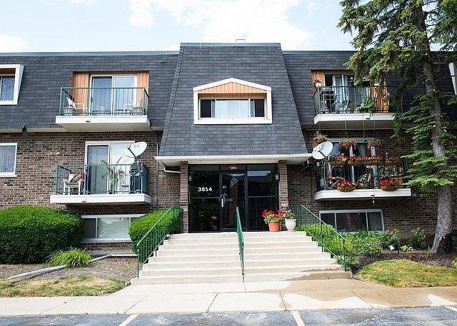1st image of 3854 S Parkway Dr APT 1A