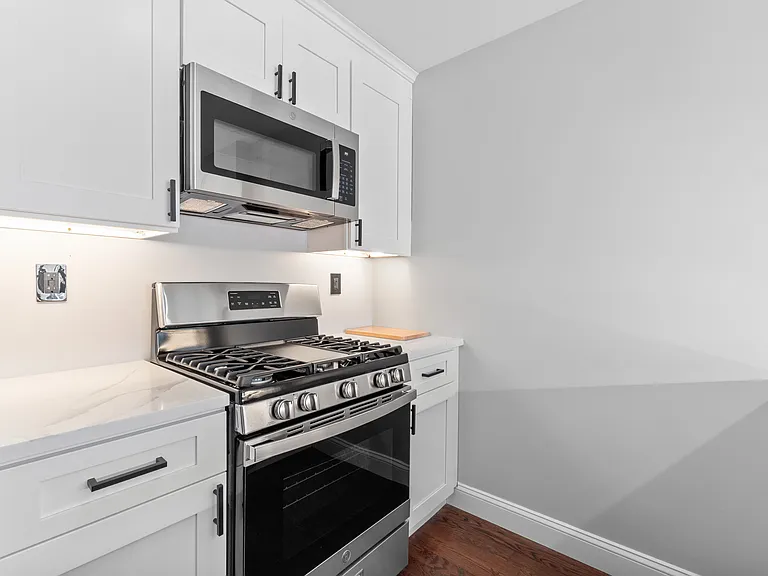 481 15th Ave #2 — Photo 9