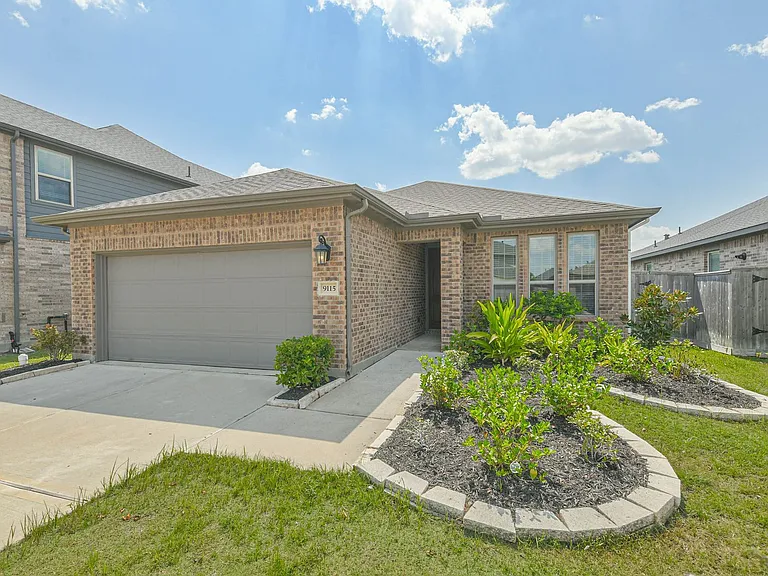 9115 Brixham Dr — Photo 2