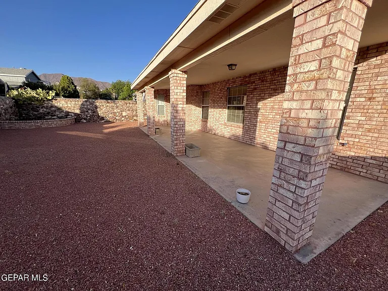 7115 Oval Rock Dr — Photo 26