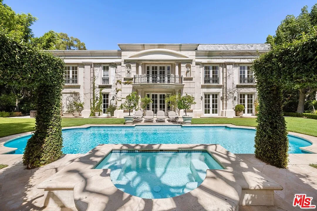 7 bed, 7.5 bath, 10000 sqft, $39,999 — Photo 1