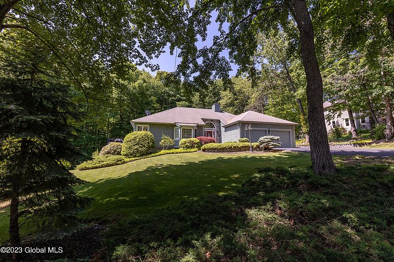 2nd image of 29 Orchard Park Drive