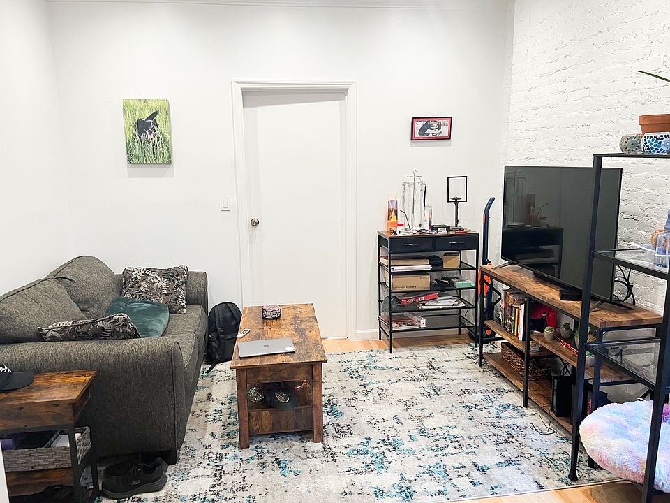 1st image of 215 E 10th St APT 11
