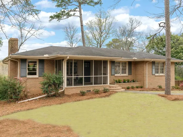 1831 Montclaire Dr, Vestavia Hills, AL 35216