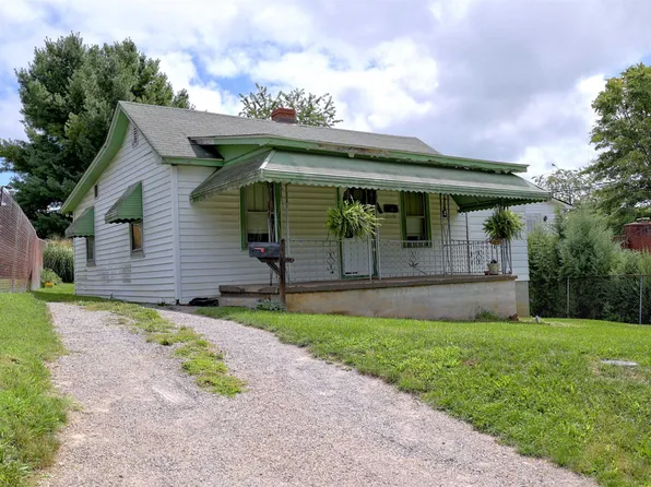 435 Republic Rd, Christiansburg, VA 24073