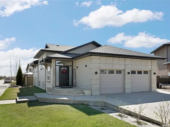 752 Reddekopp DRIVE, Martensville, SK S0K 2T2