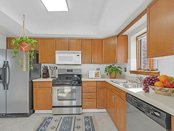 3rd image of 1480 Jefferson St APT 401