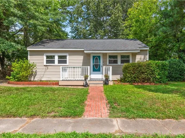 2502 Livesay Rd, Chesapeake, VA 23323