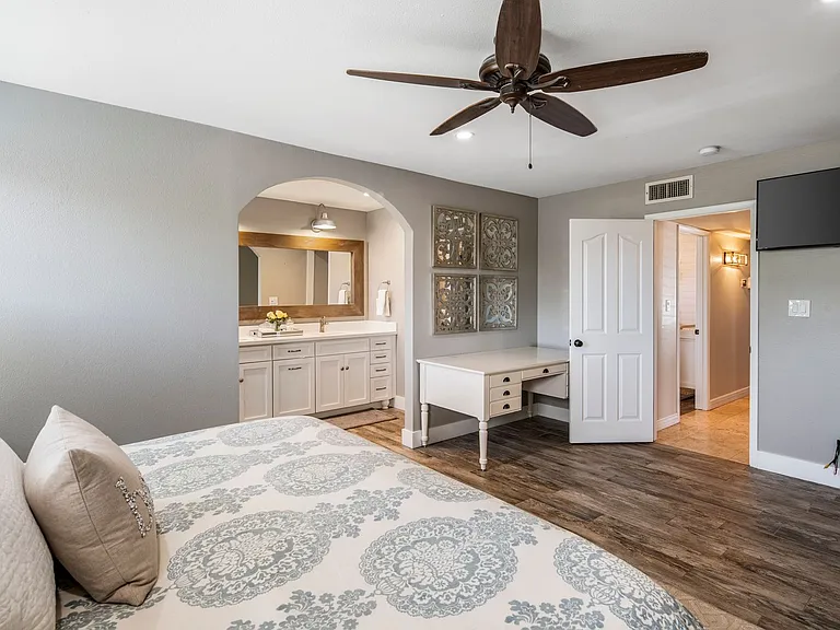 4909 E Sweetwater Ave — Photo 33