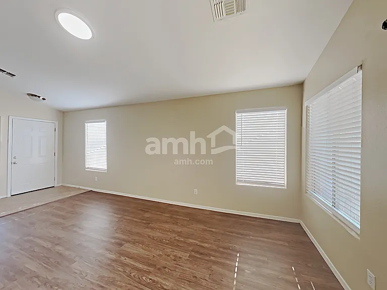 3614 W Vineyard Rd — Photo 7