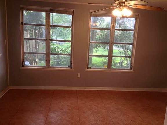 5th image of 1225 Oak Dr