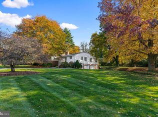 1530 Hillcrest Rd, Lancaster, PA 17603