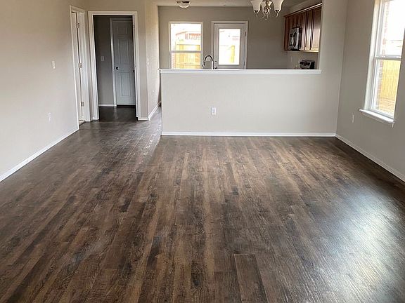 4th image of 4400 SW Lexington Ave