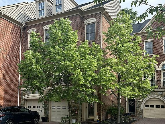 5th image of 4906 Donovan Dr