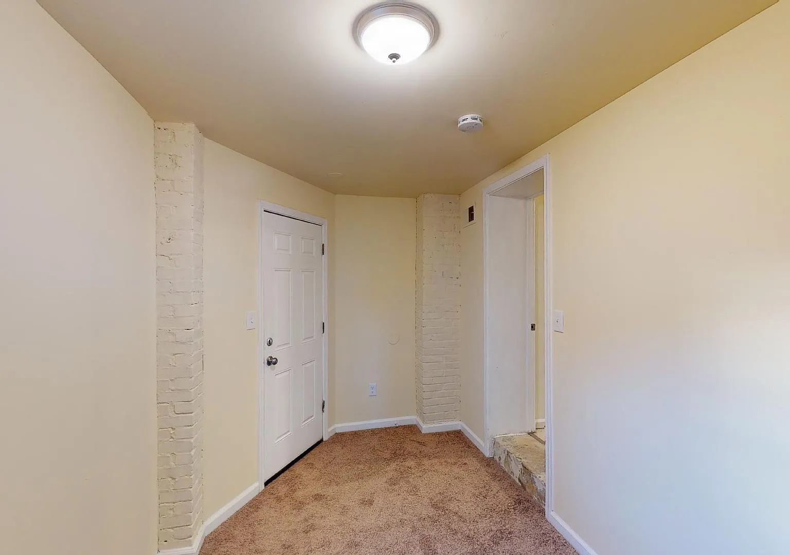 2 bed, 700 sqft, $1,399 — Photo 2