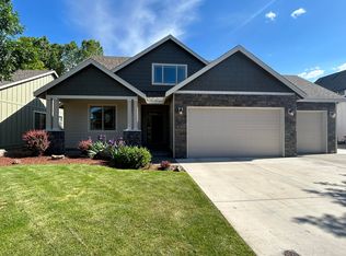 1554 NW Teakwood Ln, Redmond, OR 97756