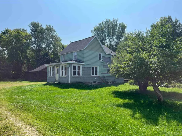 405 S 4th St, Ishpeming, MI 49849