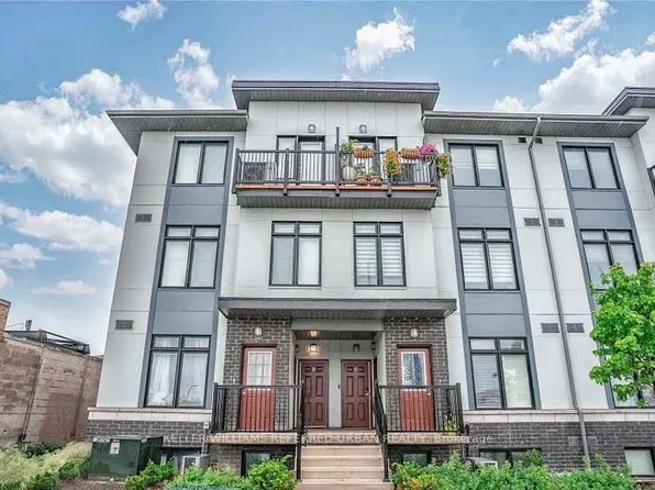 630 Rogers Rd #25, Toronto, ON M6M 0B4
