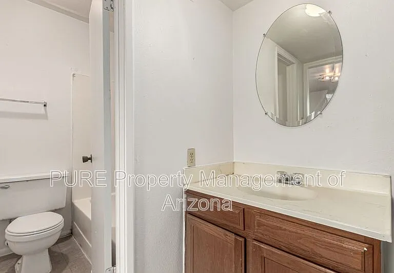810 W 2nd St #D — Photo 23