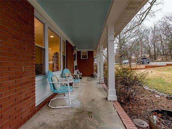 2nd image of 1609 W Shadowridge Dr