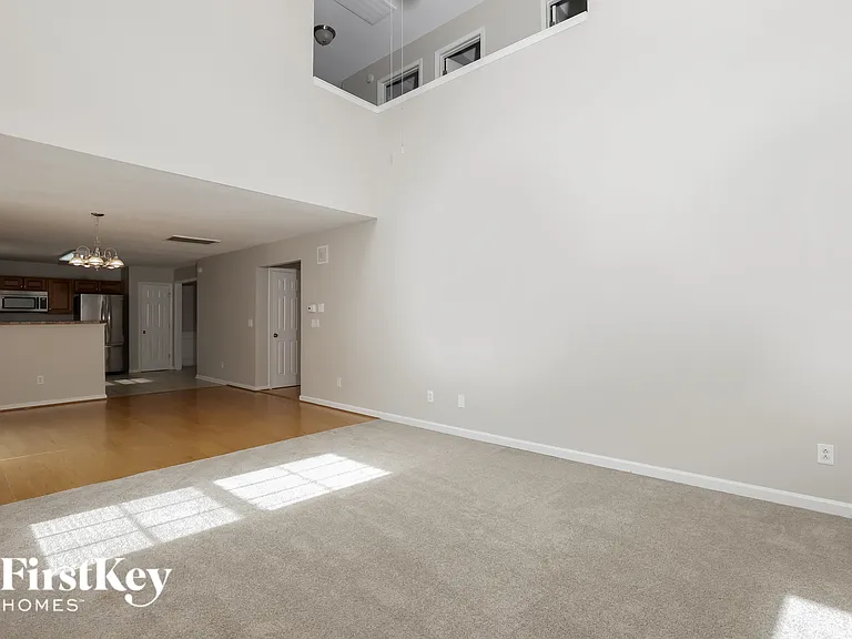 709 Southshore Pkwy — Photo 2