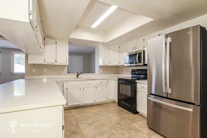 3143 W Julie Dr — Photo 7