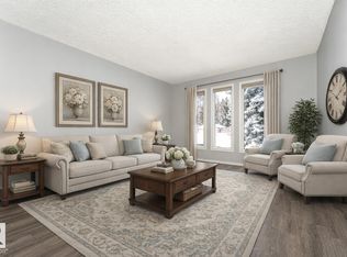 Castle Crescent, Edmonton, AB T5X 5G5