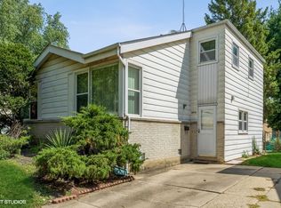 381 N 4th Ave APT A, Des Plaines, IL