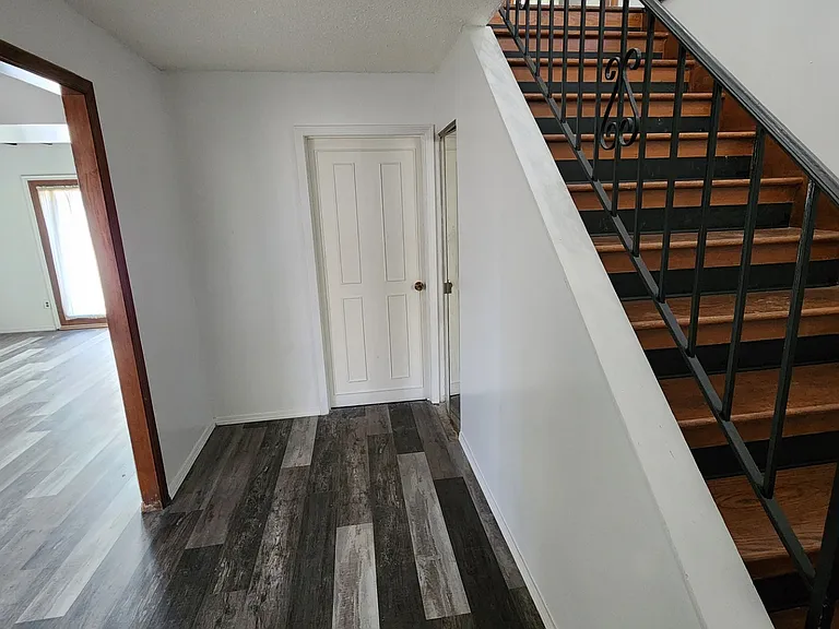 9547 Winkler Dr — Photo 15