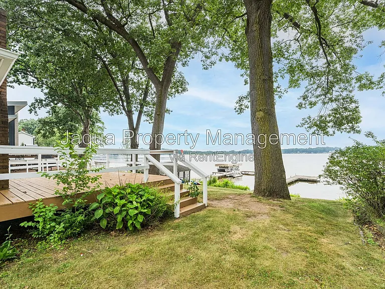 1209 Lakeview Dr — Photo 1