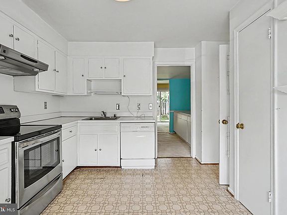 5th image of 226 Commons Dr NW