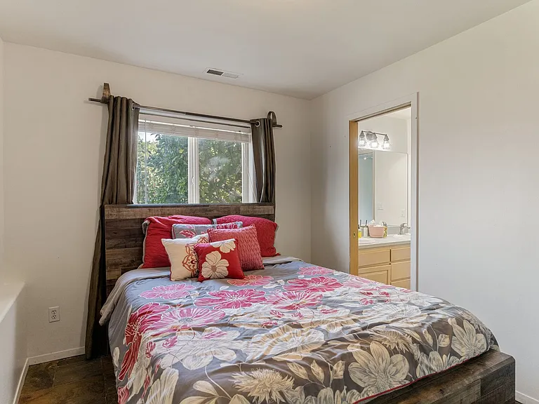 301 Canyon Pl — Photo 7