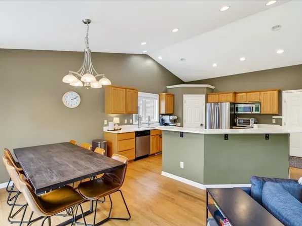 9423 White Fox Ln, Middleton, WI 53562