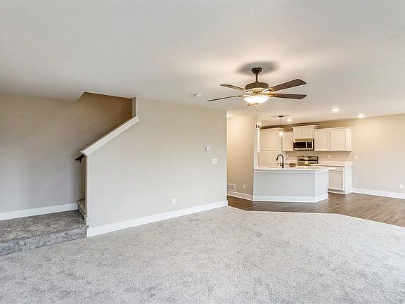 Livingroom - 2 (open concept)