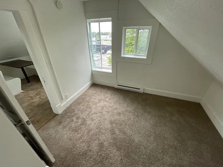 911 3rd Ave N #7 — Photo 5