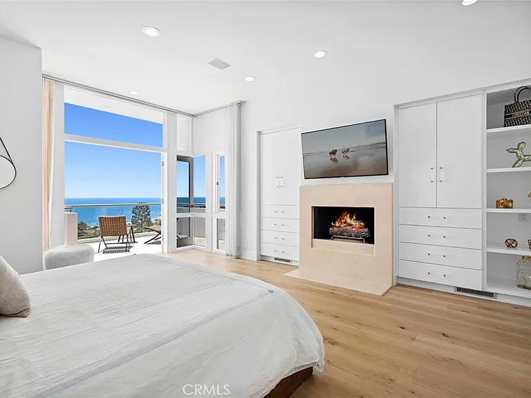 1061 Skyline Dr — Photo 14