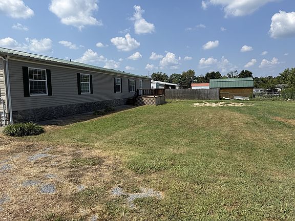 4th image of 935 Pointe Ln