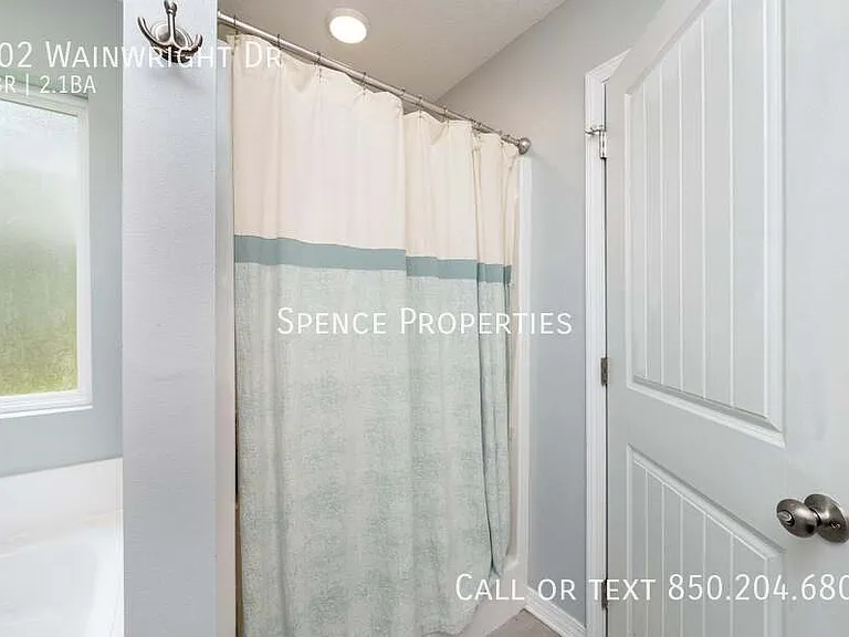 202 Wainwright Dr — Photo 22