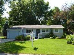 2011 Cedar Pointe Dr, Janesville, WI 53546