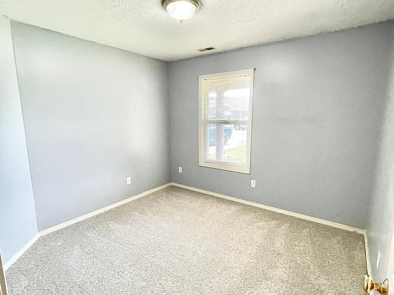 2550 Heartland Greens Point — Photo 4