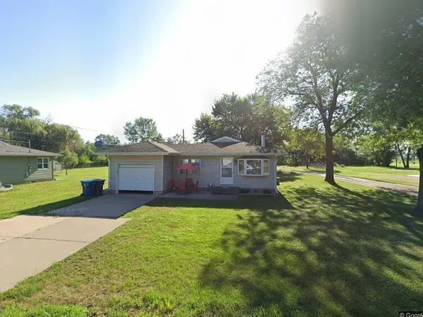 317 17th St E, Milan, IL 61264
