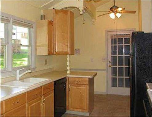 3rd image of 4801 Montcrest Dr