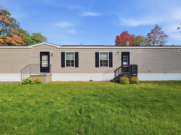 7 Bickford Drive, Lisbon, ME 04250